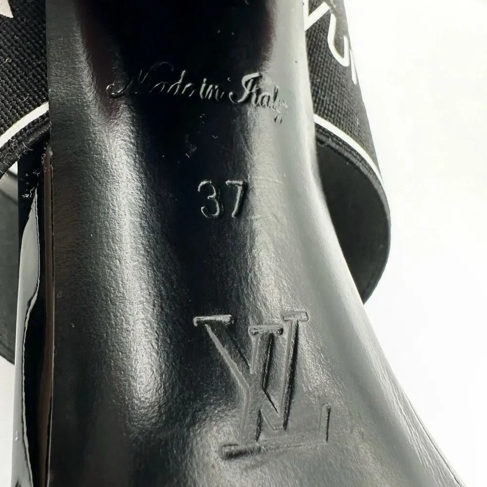 LOUIS VUITTON Trail Black Patent Leather Logo Sandal Size 37 Block Heel